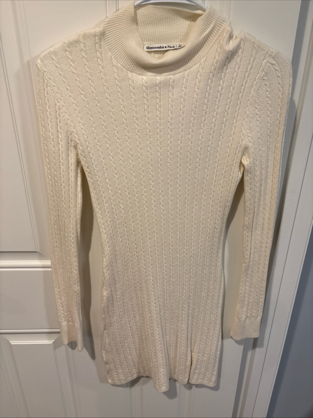 Abercrombie & Fitch Cream Cable Knit Turtleneck Dress Sweater